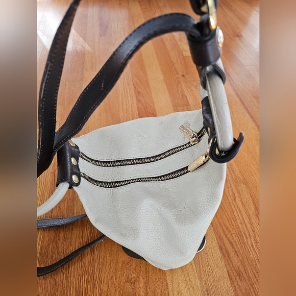 Valentina Genuine Italian Leather Bucket Purse/Backpack - Picture 3 of 16